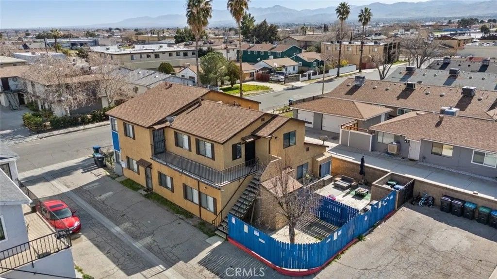 Photo of 38501 Larkin Avenue #4, Palmdale, CA 93550 (MLS # SR26024029)