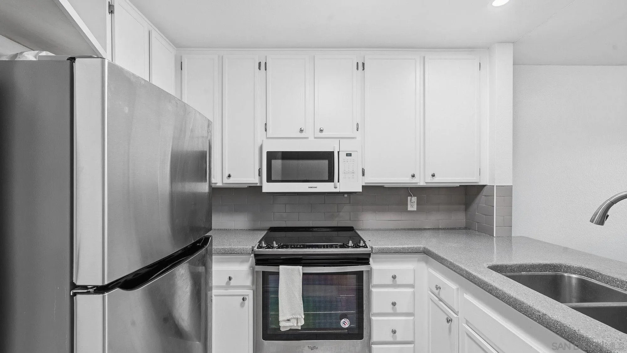 5980 Dandridge Ln 215