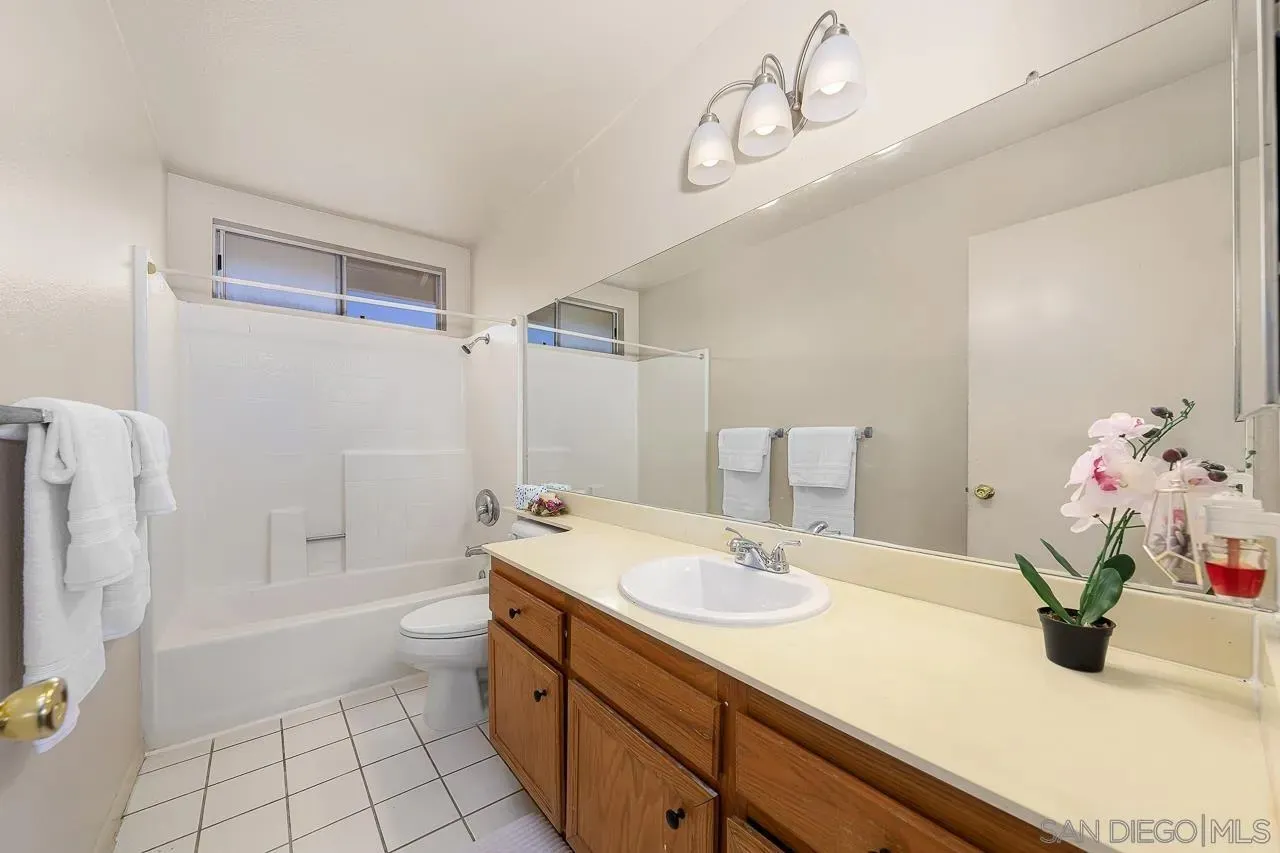 San Diego, California 91977, United States, 4 Bedrooms Bedrooms, ,3 BathroomsBathrooms,Residential,Active,164336