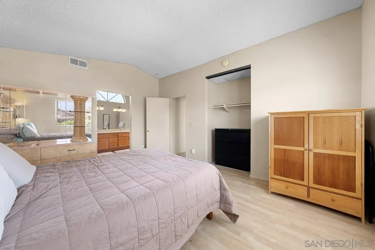 San Diego, California 91977, United States, 4 Bedrooms Bedrooms, ,3 BathroomsBathrooms,Residential,Active,164336