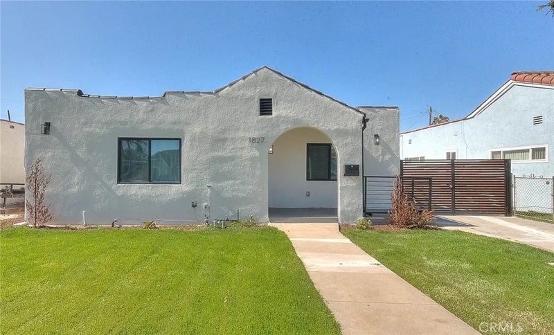 1827 W 76th