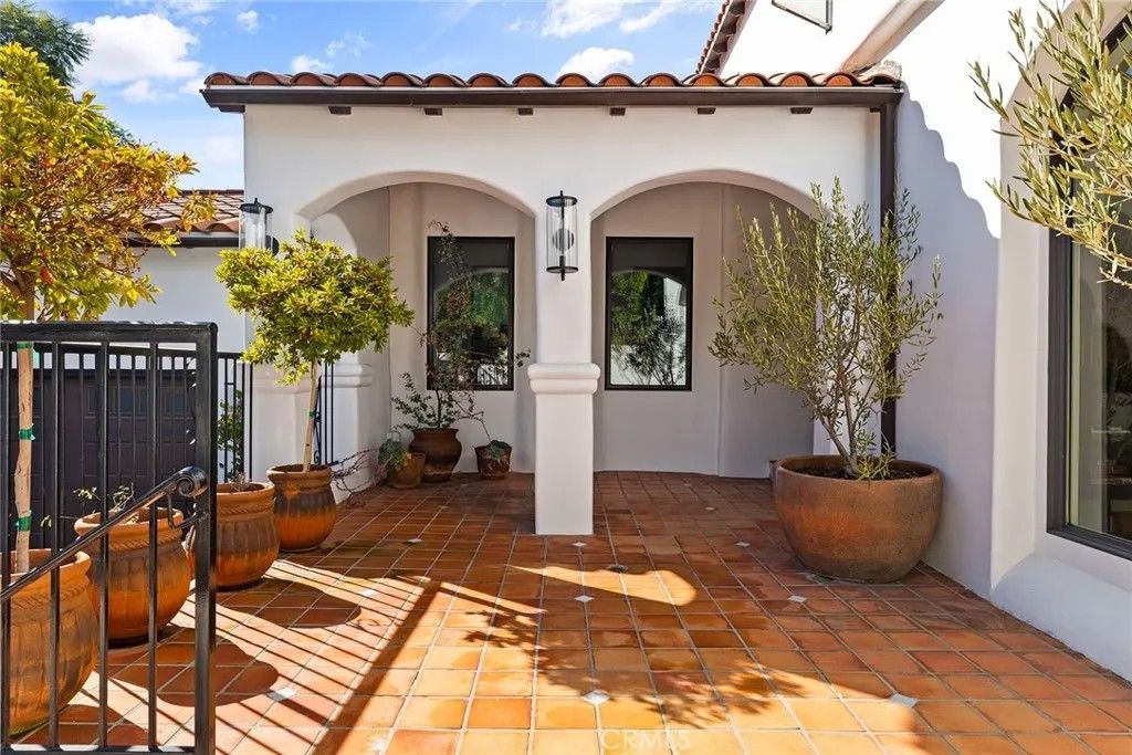 Photo of 5115 Los Feliz Boulevard, Los Angeles, CA 90027 (MLS # WS26054888)