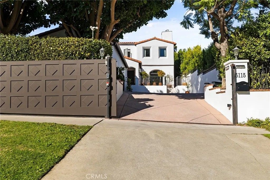 Photo of 5115 Los Feliz Boulevard, Los Angeles, CA 90027 (MLS # WS26054888)