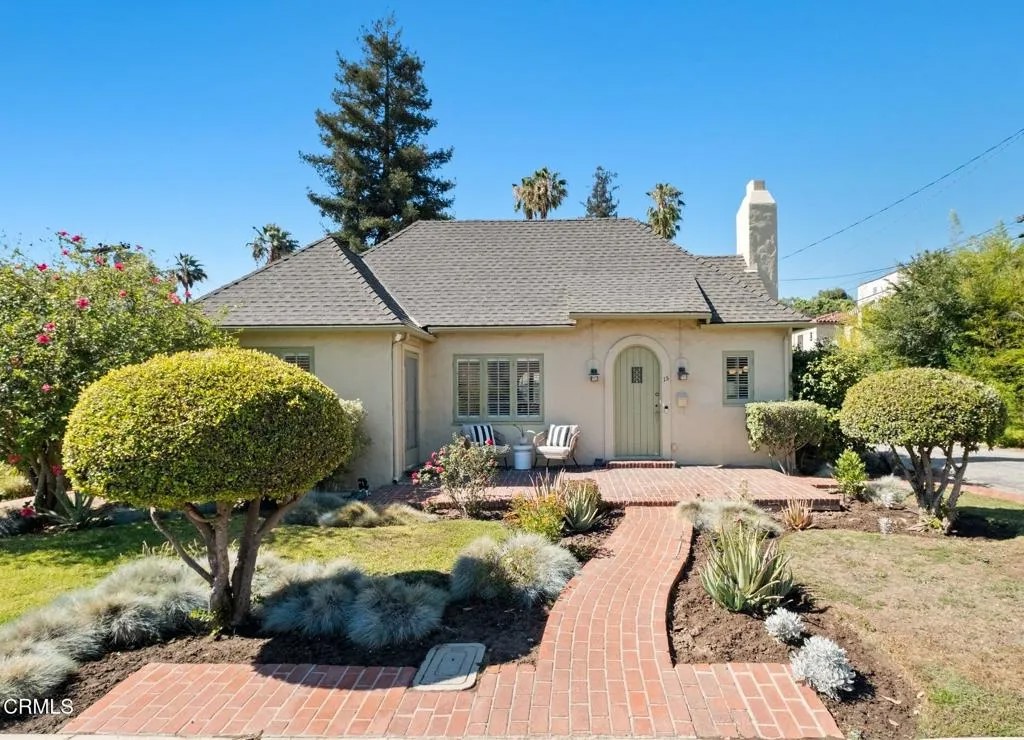 15 Oak Knoll Gardens Drive