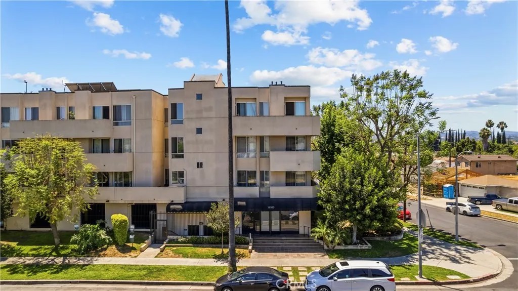19350 Sherman Way 328