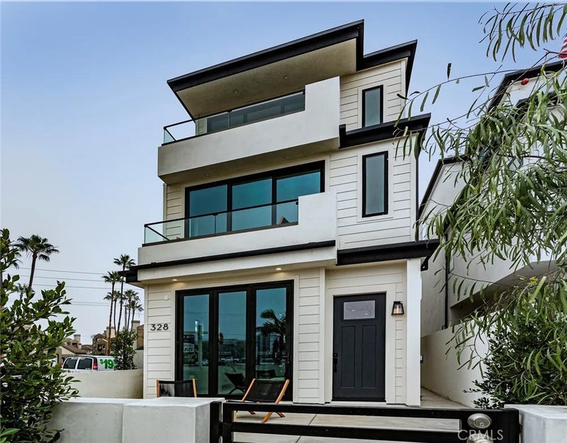 328 3rd Street