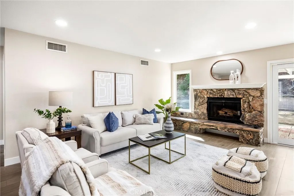 1274 Redwood View Drive