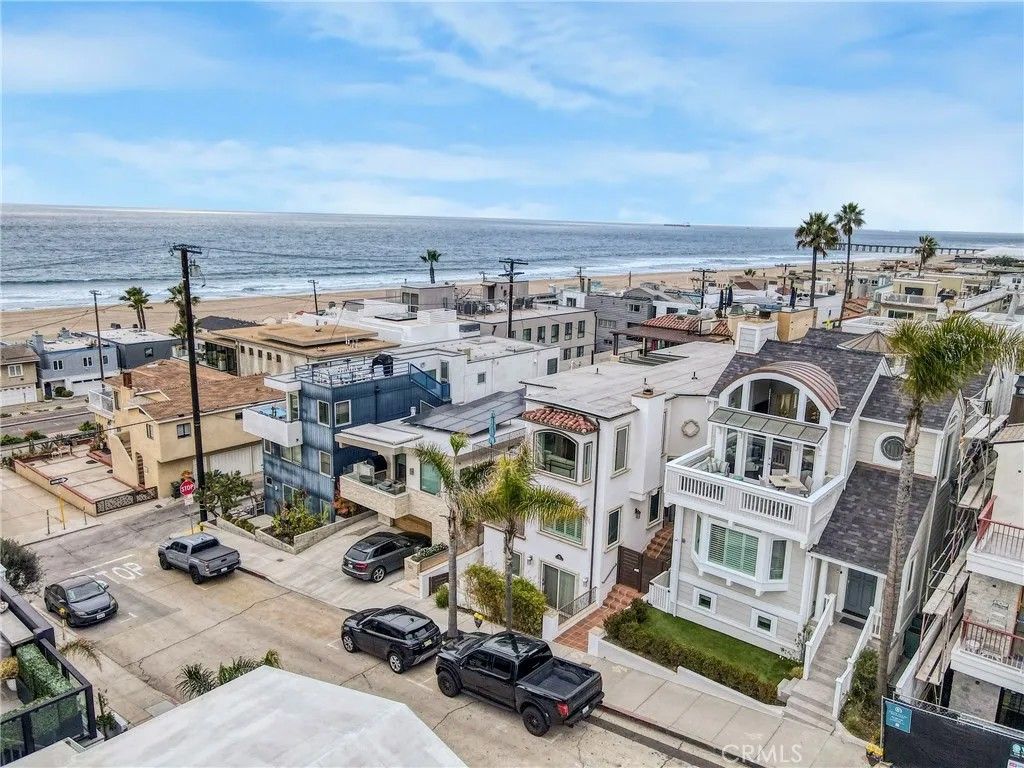 Photo of 135 33rd, Hermosa Beach, CA 90254 (MLS # SB26090971)