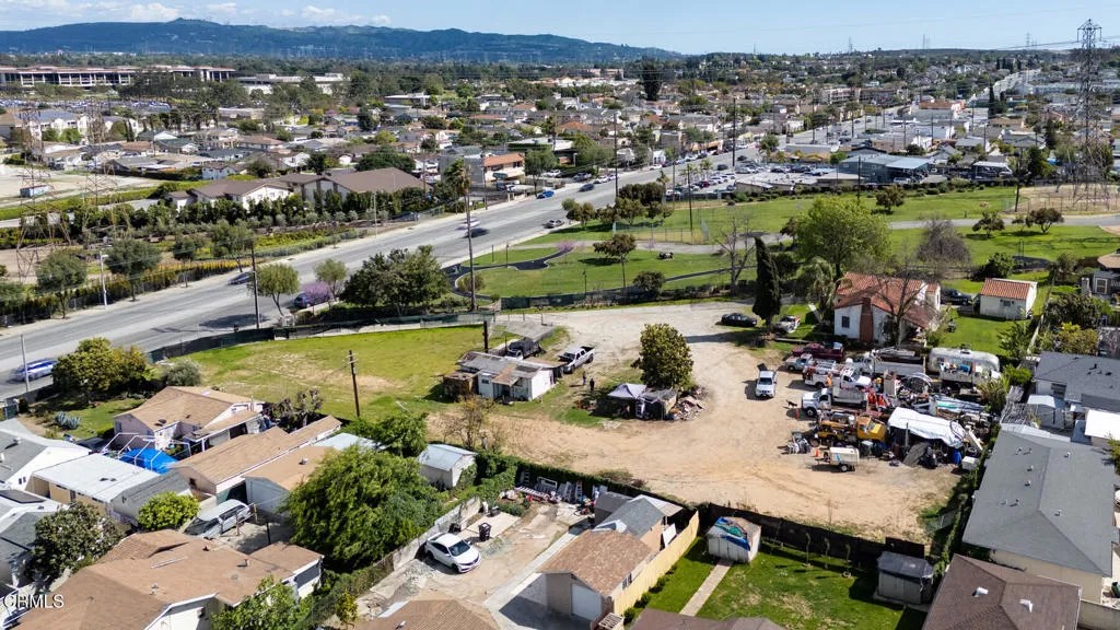 2501 San Gabriel