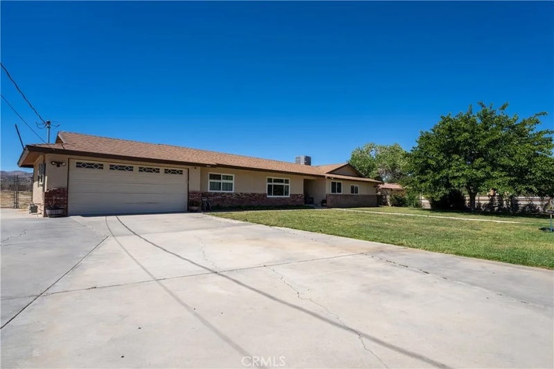 8954 E Avenue T14