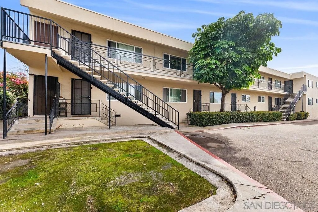 4415 Rosebud Ln