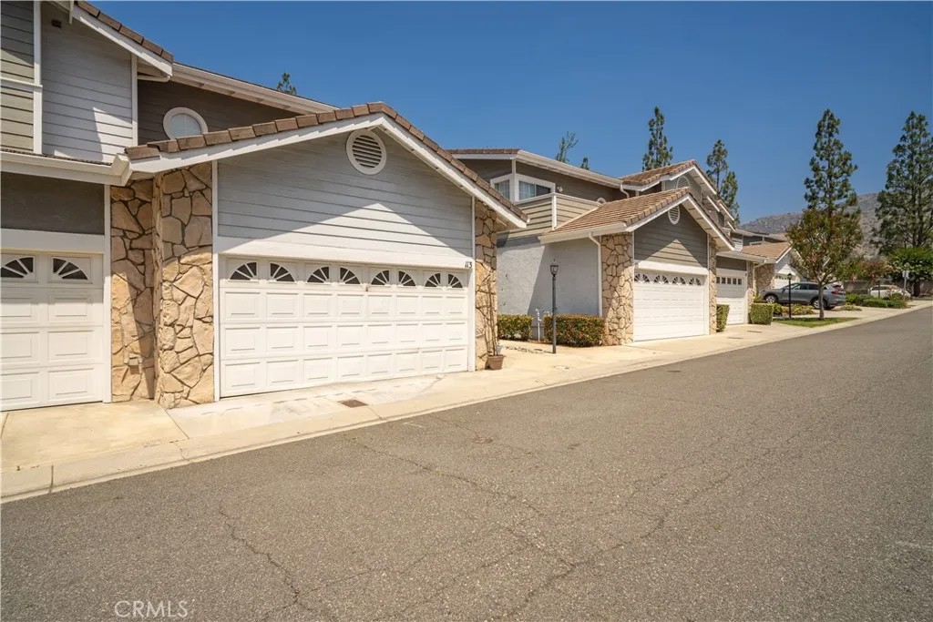 113 Autumn Oaks Lane