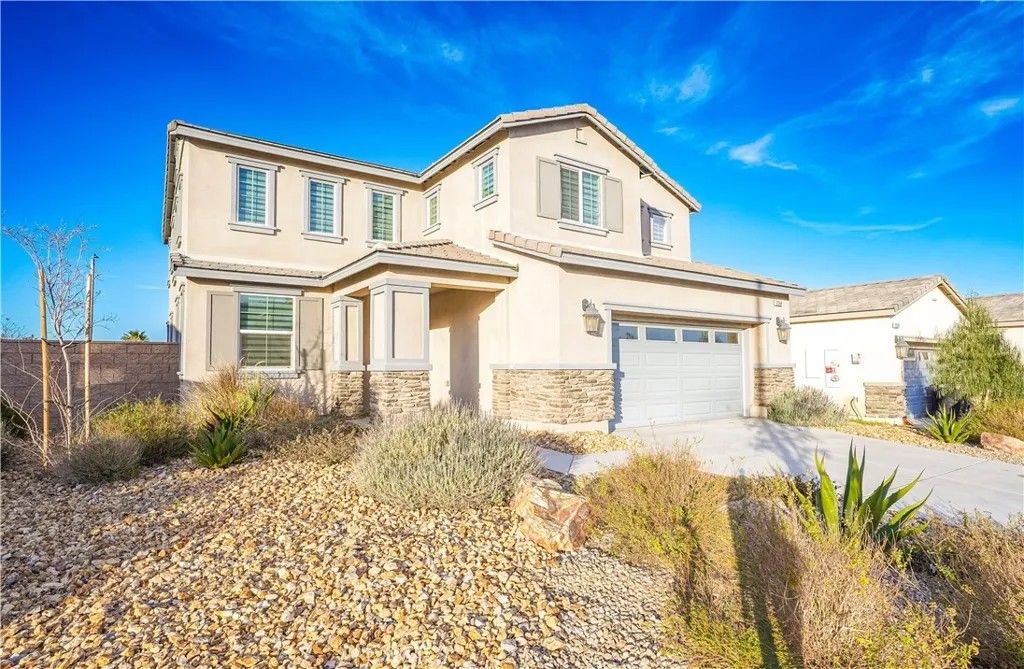 Photo of 12564 Wycliff Ln, Victorville, CA 92392 (MLS # HD26010999)