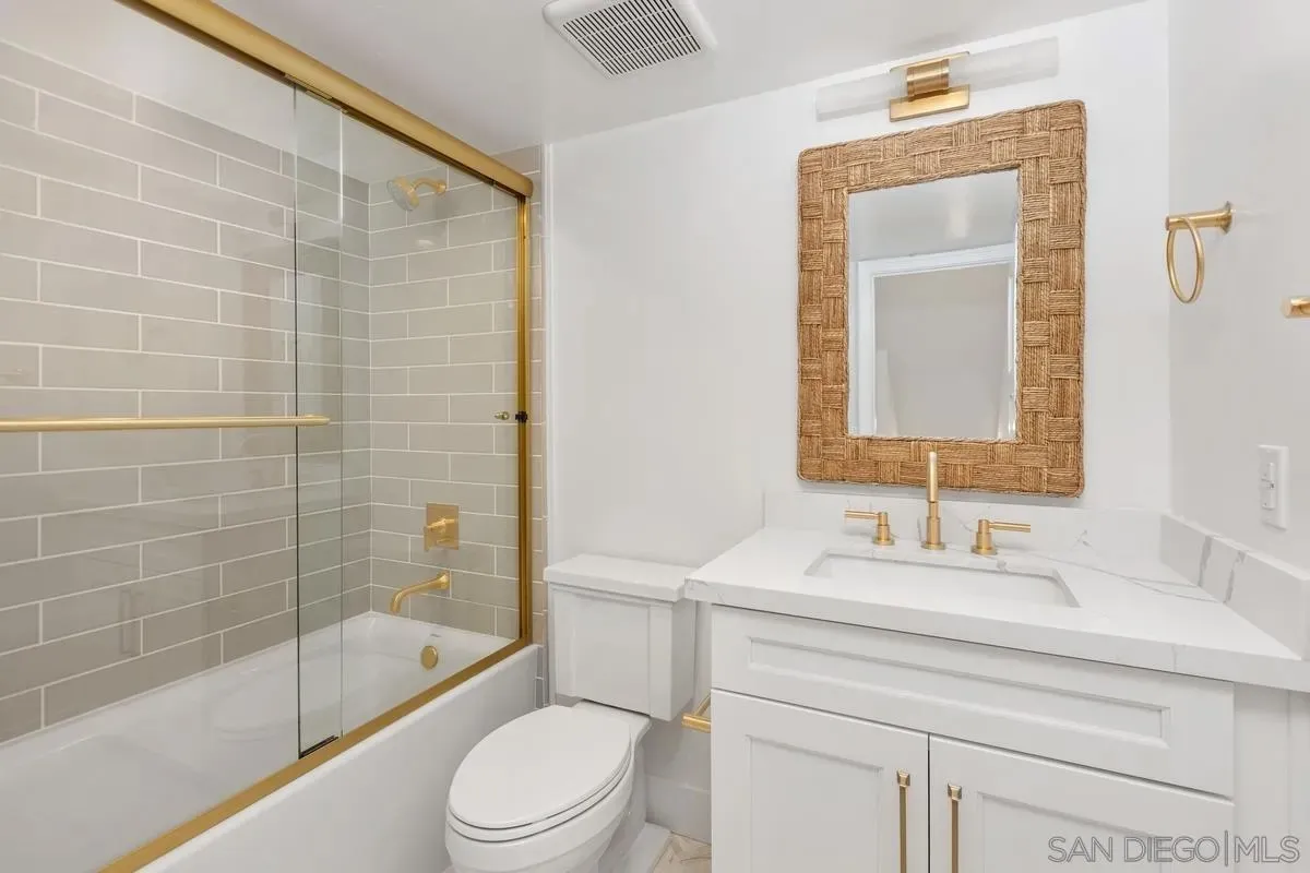 Coronado, California 92118, United States, 3 Bedrooms Bedrooms, ,3 BathroomsBathrooms,Residential,Active,221914