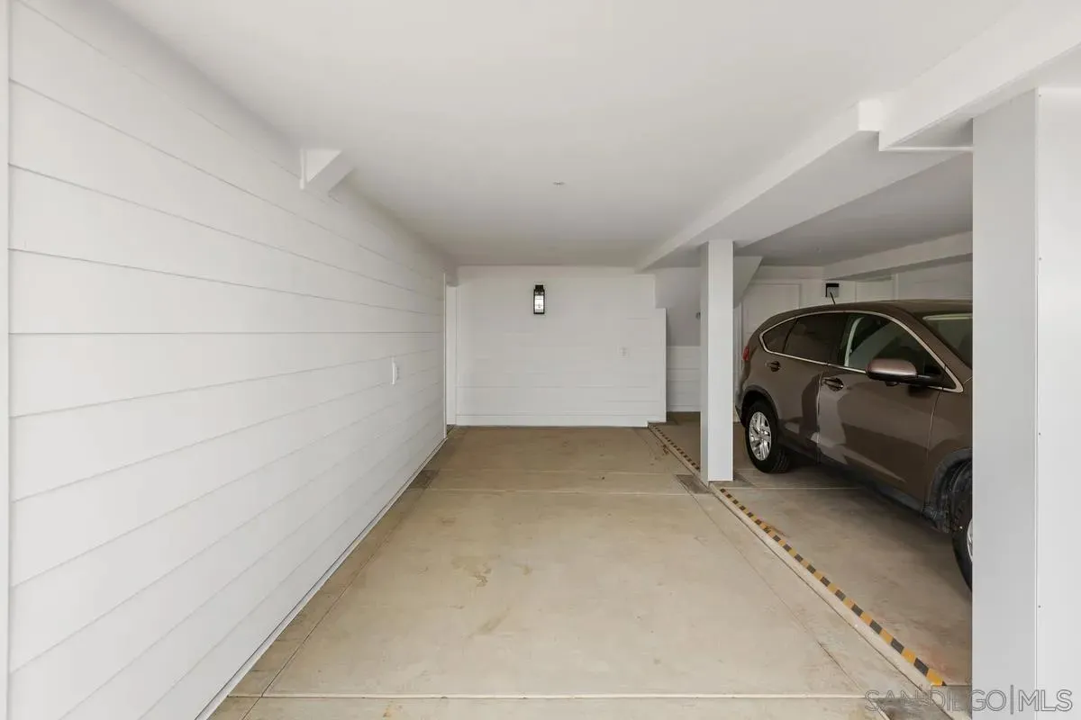 Coronado, California 92118, United States, 3 Bedrooms Bedrooms, ,3 BathroomsBathrooms,Residential,Active,221914