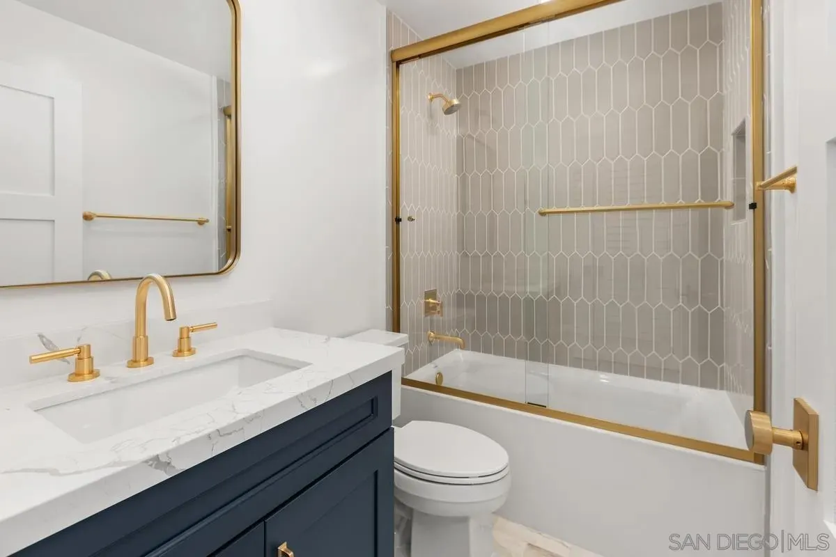 Coronado, California 92118, United States, 3 Bedrooms Bedrooms, ,3 BathroomsBathrooms,Residential,Active,221914