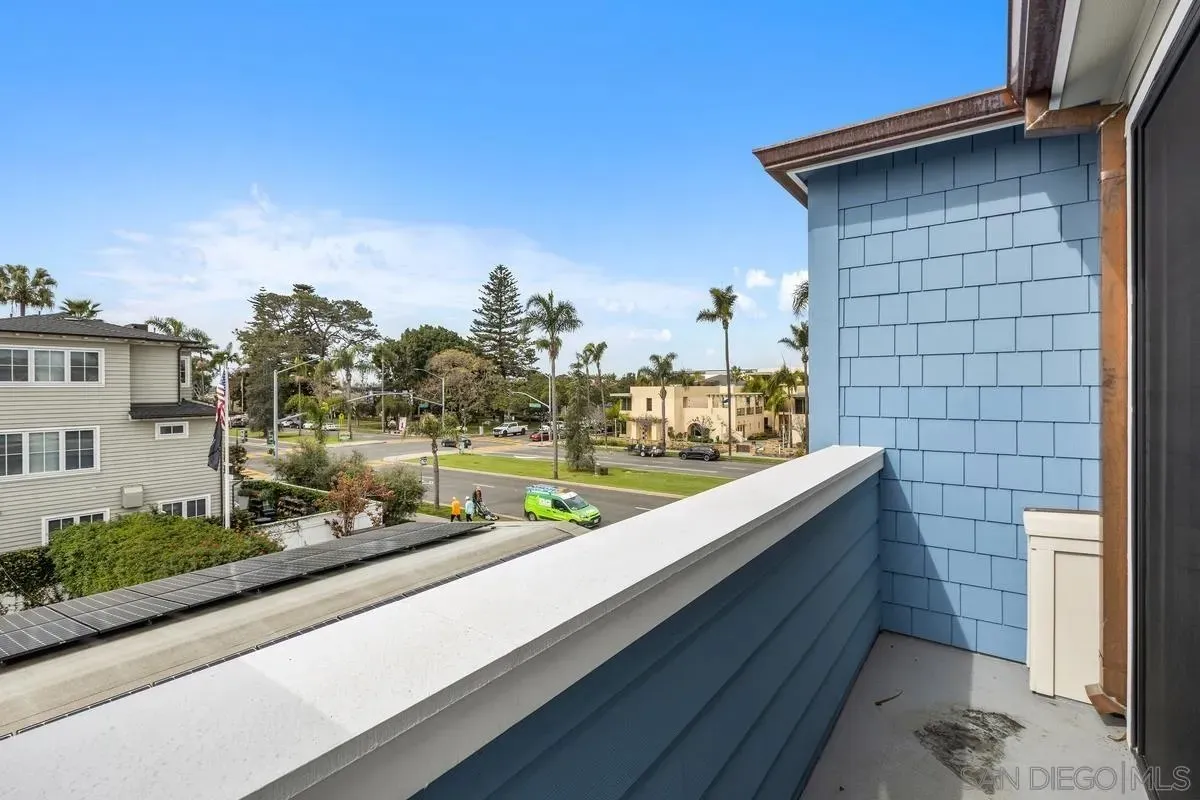 Coronado, California 92118, United States, 3 Bedrooms Bedrooms, ,3 BathroomsBathrooms,Residential,Active,221914