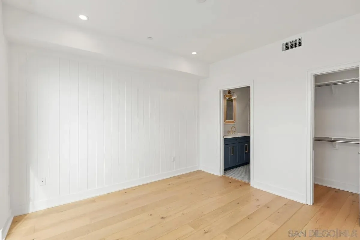 Coronado, California 92118, United States, 3 Bedrooms Bedrooms, ,3 BathroomsBathrooms,Residential,Active,221914