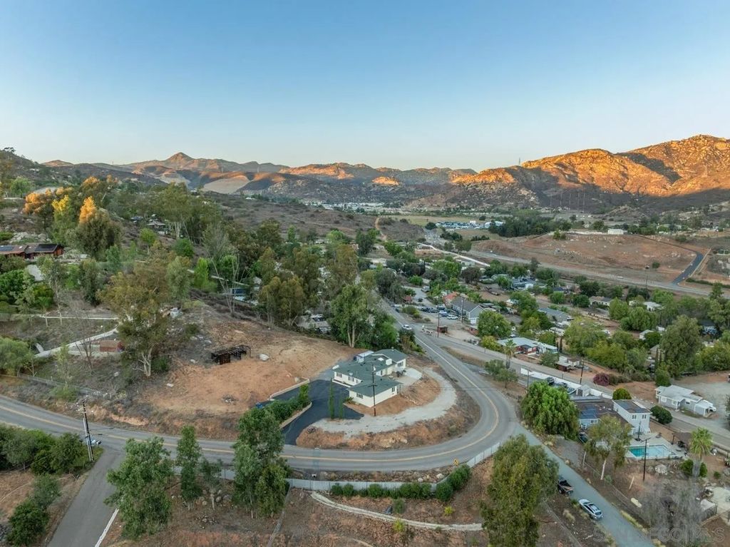 Photo of 11330 Posthill Road, Lakeside, CA 92040 (MLS # 250042210)