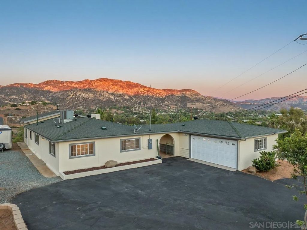 Photo of 11330 Posthill Road, Lakeside, CA 92040 (MLS # 250042210)
