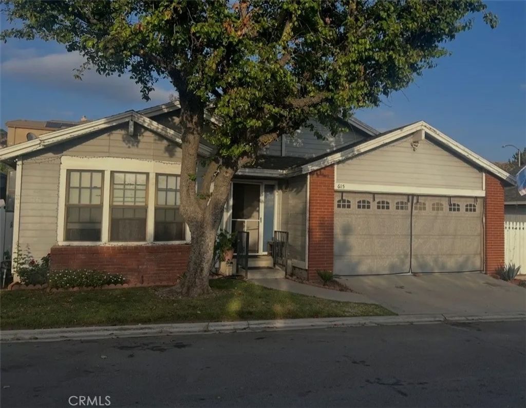 Photo of 13691 Gavina AVE #615, Sylmar, CA 91342 (MLS # SR26107518)
