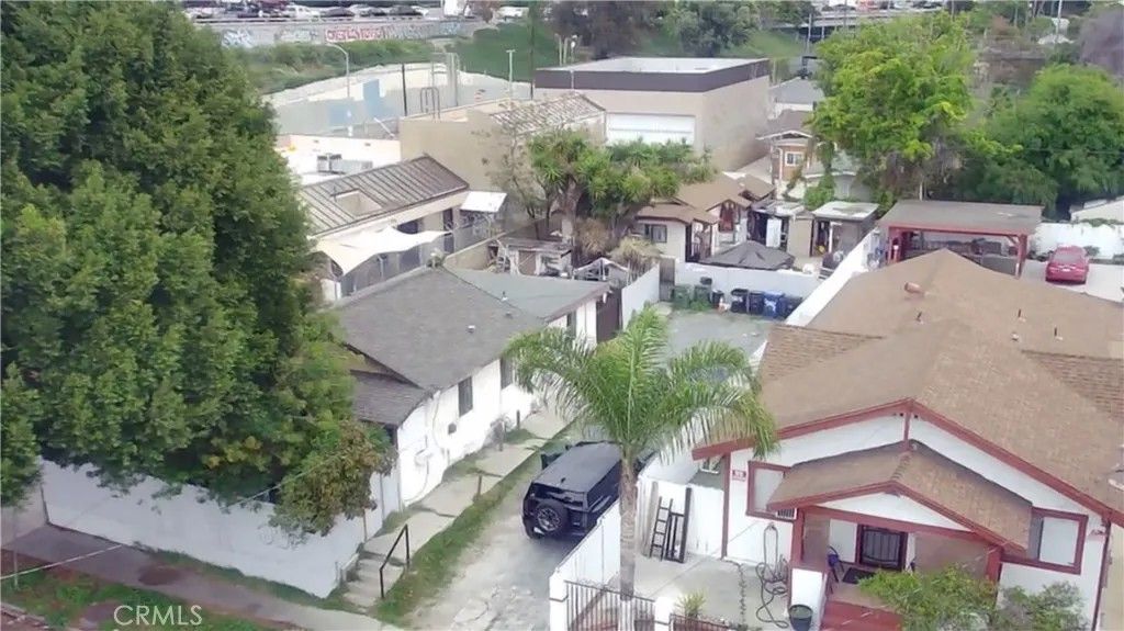 Photo of 316 N Virgil Avenue, Los Angeles, CA 90004 (MLS # SR26049330)