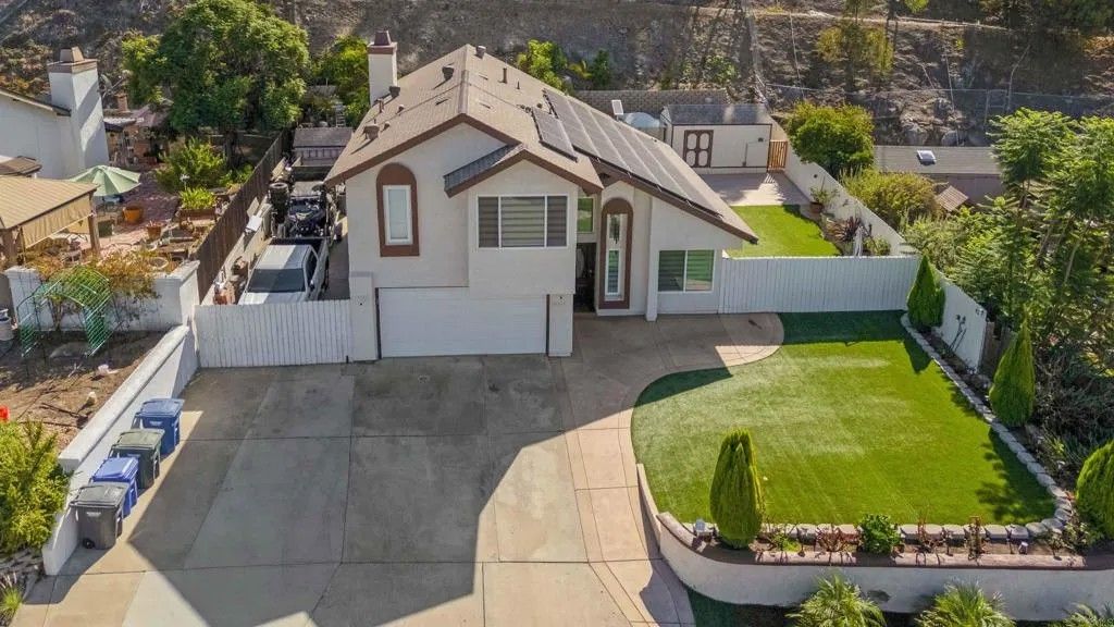 Photo of 14211 Jennings Vista Drive, Lakeside, CA 92040 (MLS # PTP2507600)