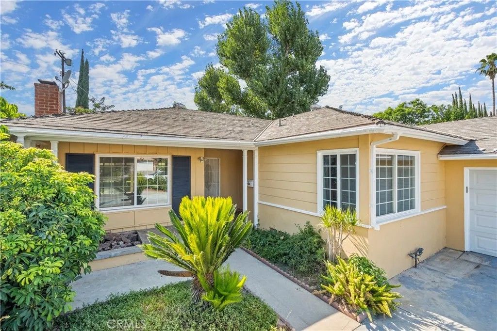 Photo of 7721 Oakdale Ave, Winnetka, CA 91306 (MLS # SR26084208)