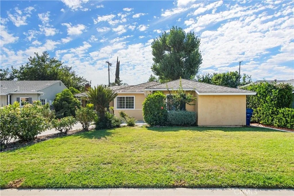 Photo of 7721 Oakdale Ave, Winnetka, CA 91306 (MLS # SR26084208)