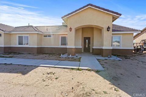 Photo of 17375 Redding Street, Hesperia, CA 92345 (MLS # CV26040662)