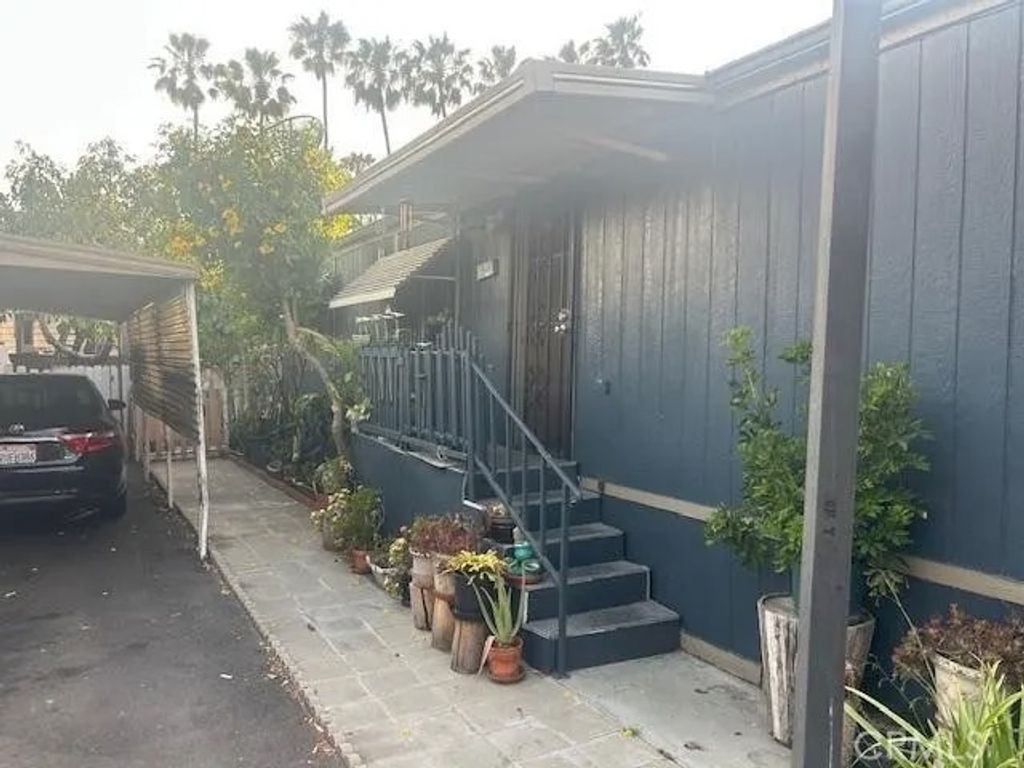 Photo of 106 Amalfi Dr, Santa Ana, CA 92703 (MLS # PW26072759)