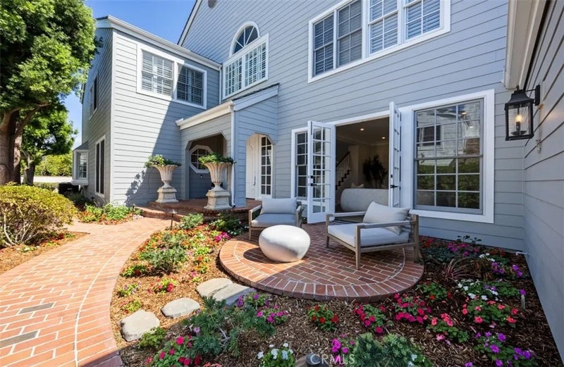 18 Hillsdale
