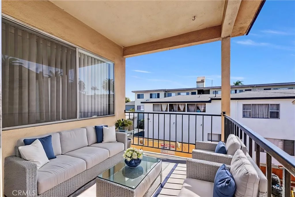 114 N Eucalyptus Avenue 7