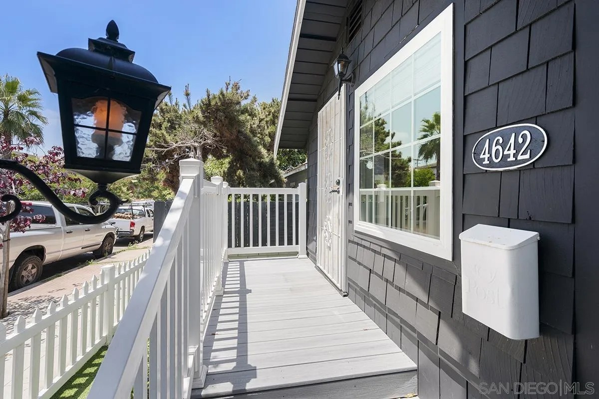 4642 MUIR AVENUE