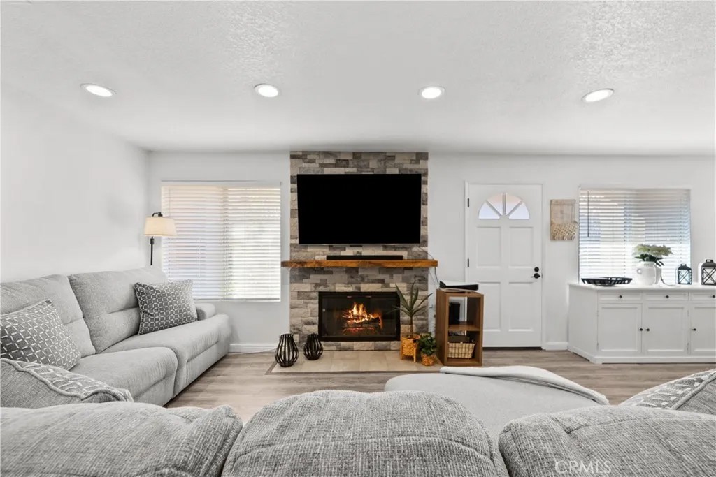 22637 Copper Hill 90