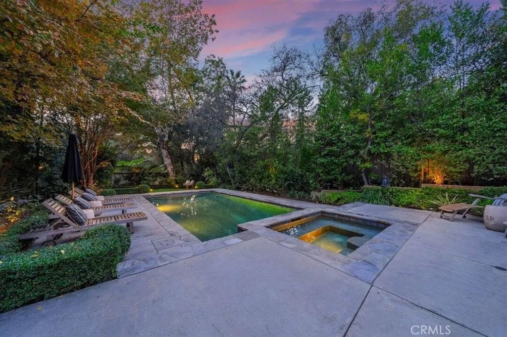 Photo of 760 S San Rafael Avenue, Pasadena, CA 91105 (MLS # TR26079361)