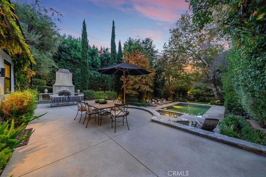 Photo of 760 S San Rafael Avenue, Pasadena, CA 91105 (MLS # TR26079361)