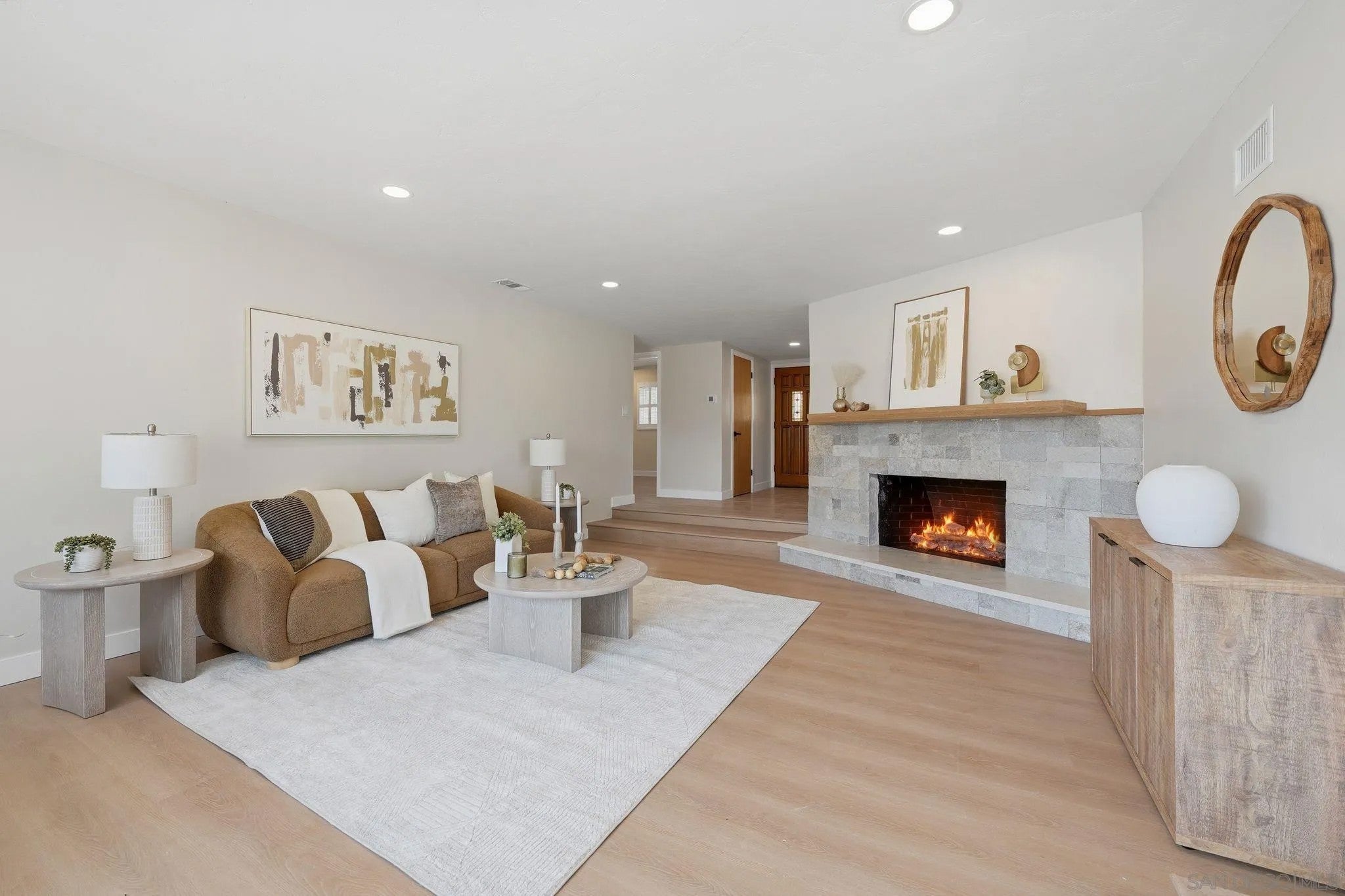 6034 Del Cerro Blvd
