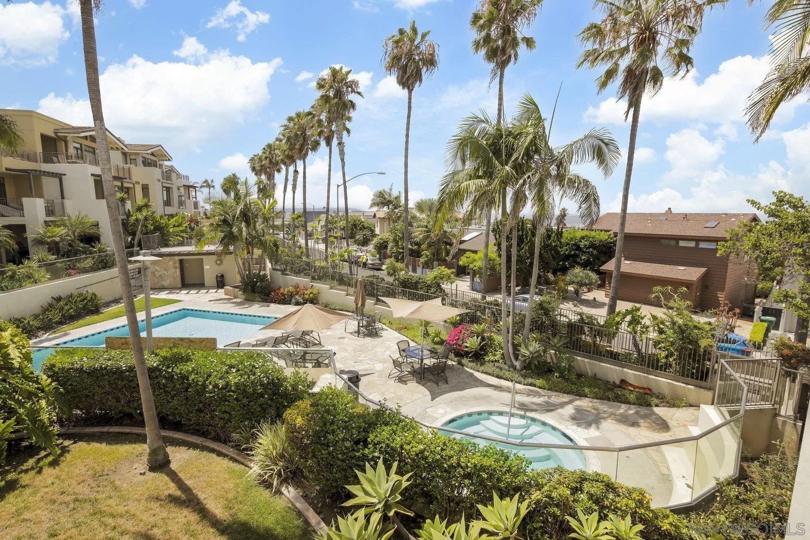 5460 La Jolla Blvd G202