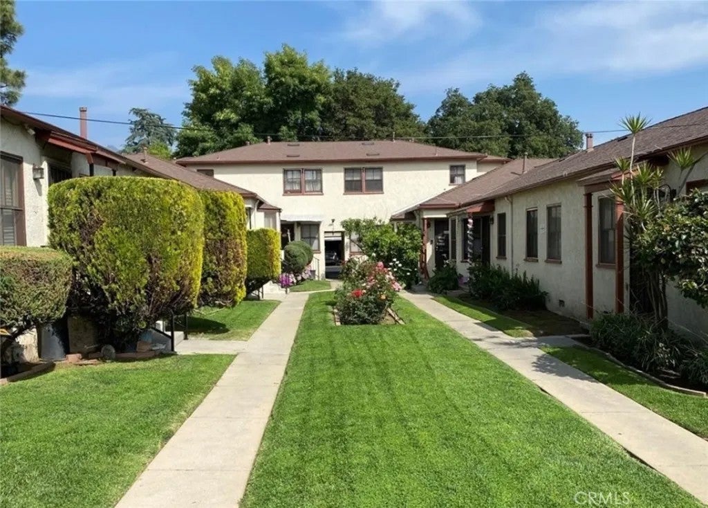 2010 N Los Robles Avenue