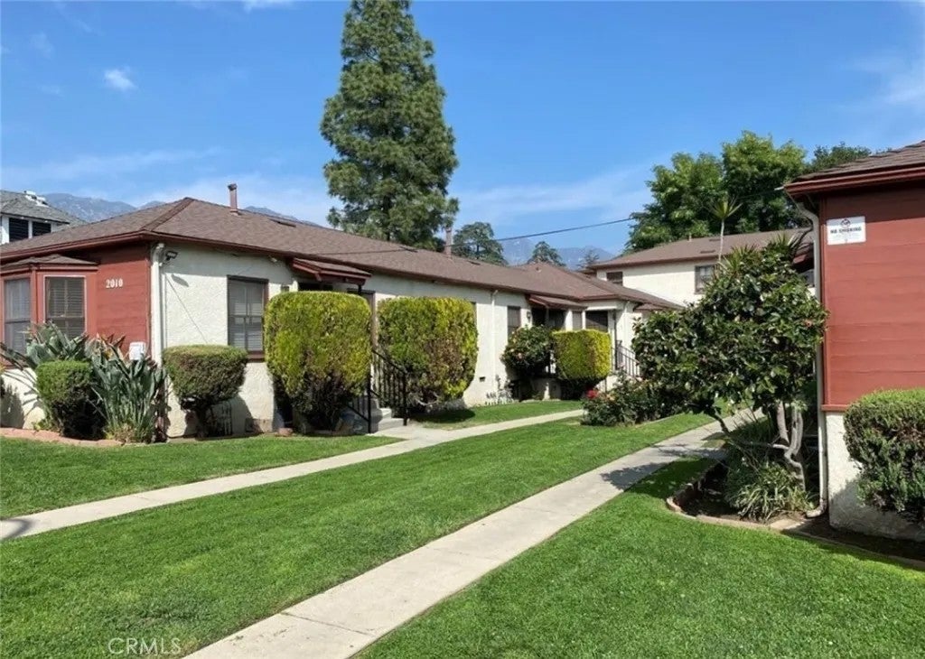 2010 N Los Robles Avenue