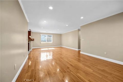 Tiny photo for 6654 Bellaire Ave, North Hollywood, CA 91606 (MLS # GD25247039)
