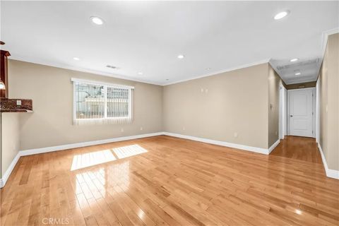 Tiny photo for 6654 Bellaire Ave, North Hollywood, CA 91606 (MLS # GD25247039)