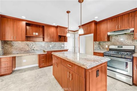 Tiny photo for 6654 Bellaire Ave, North Hollywood, CA 91606 (MLS # GD25247039)