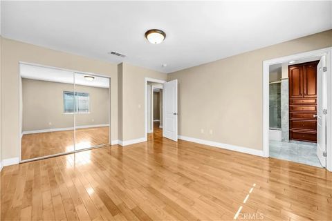 Tiny photo for 6654 Bellaire Ave, North Hollywood, CA 91606 (MLS # GD25247039)