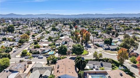 Tiny photo for 6654 Bellaire Ave, North Hollywood, CA 91606 (MLS # GD25247039)