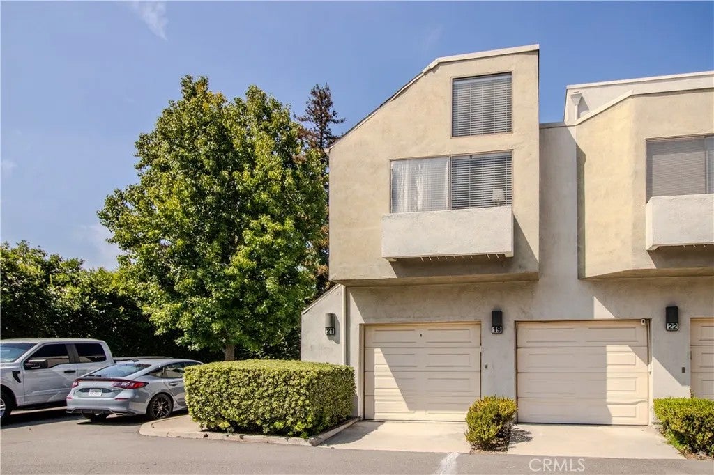 5744 E Creekside 21