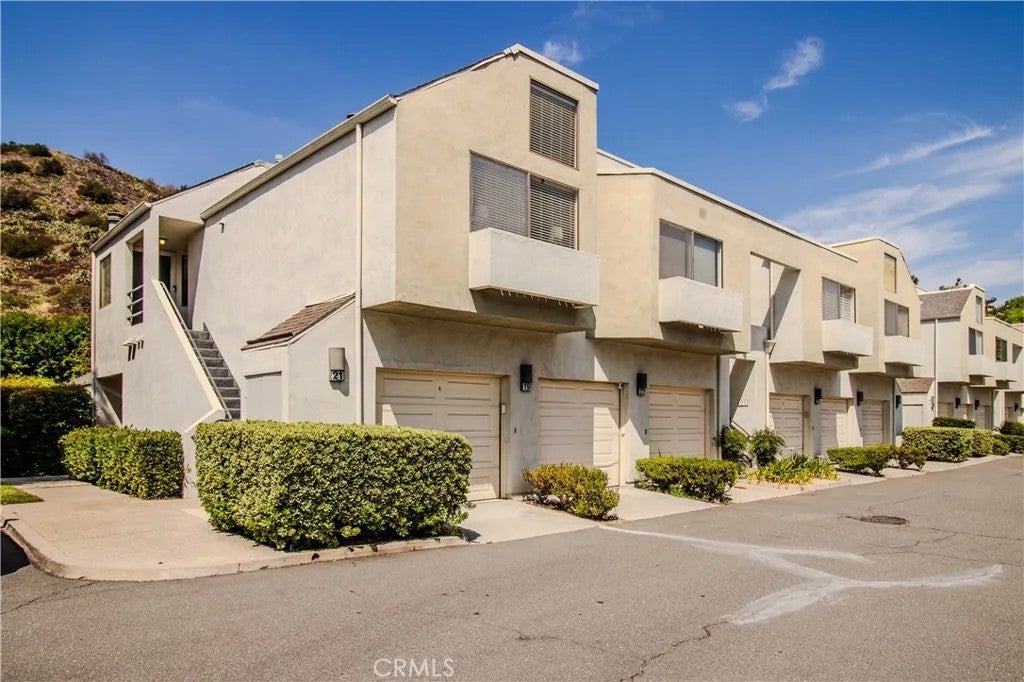 5744 E Creekside 21