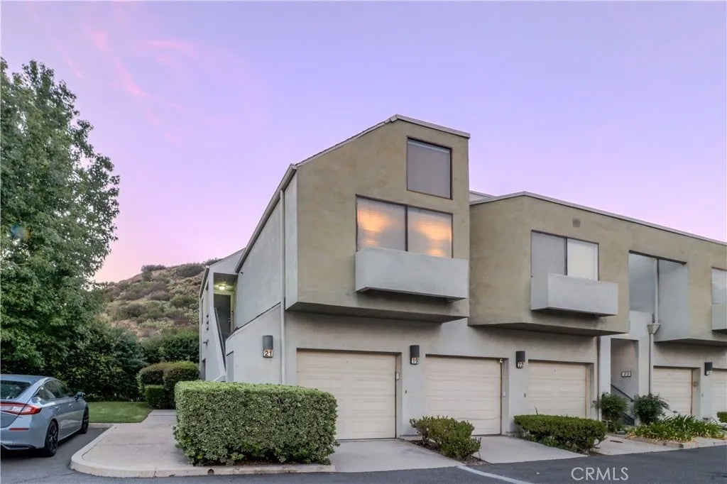 5744 E Creekside 21