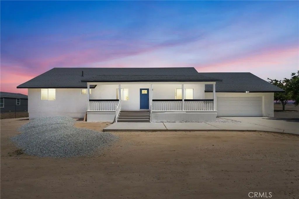 Photo of 8038 Begonia Road, Phelan, CA 92371 (MLS # CV26096003)